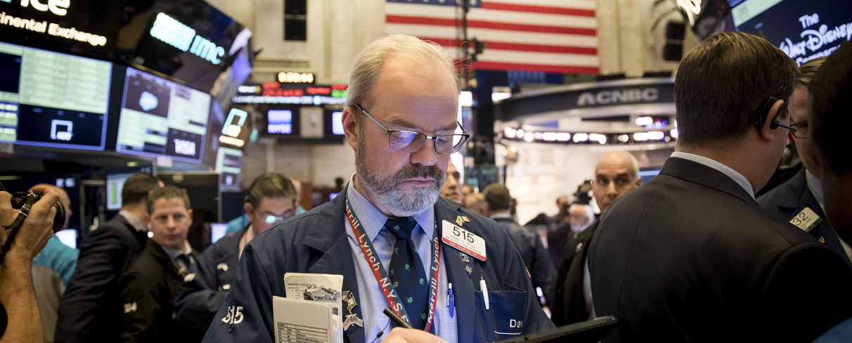 美股三大股指期货再暴跌 触及交易限制