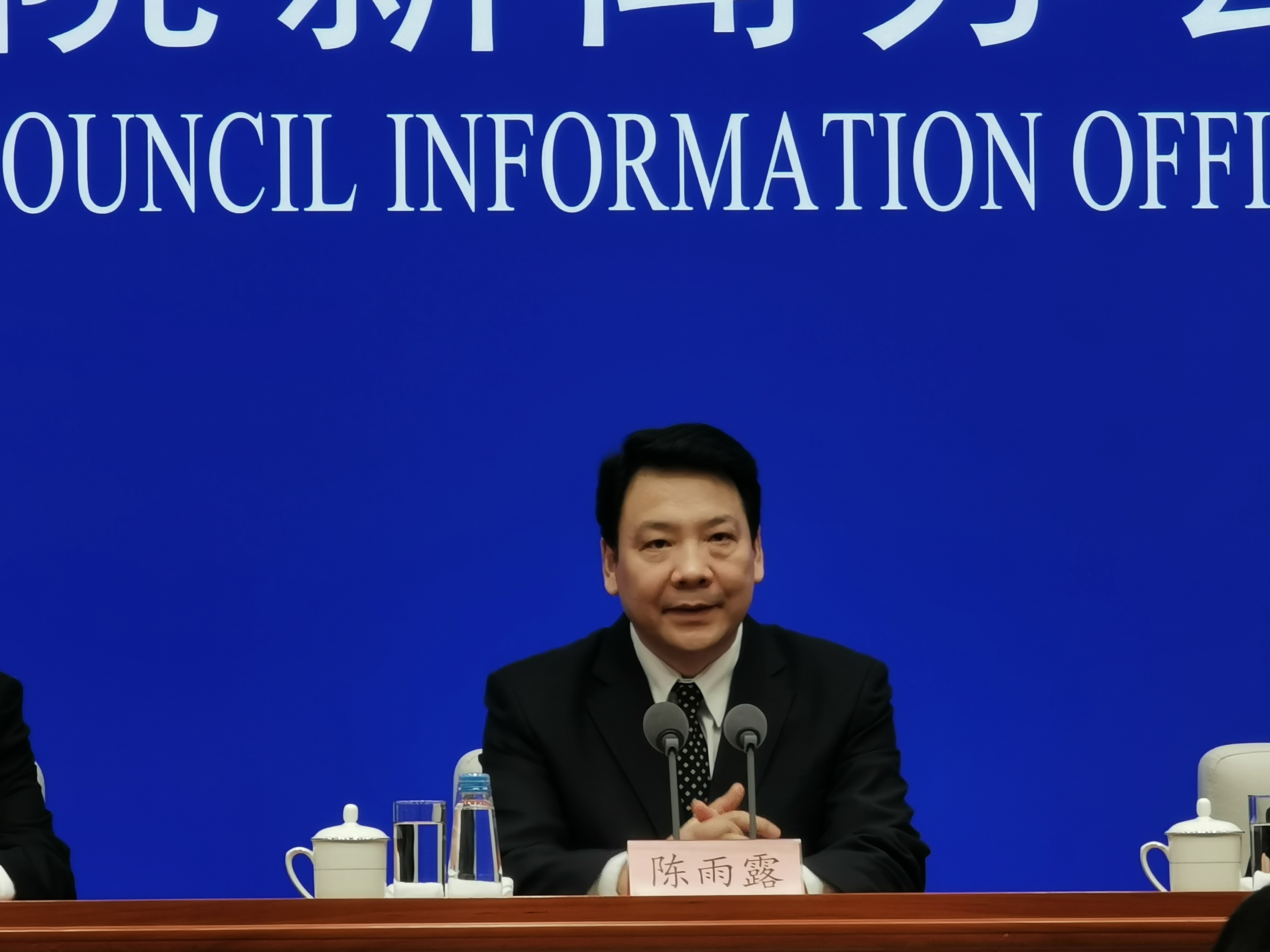 央行：抗击疫情金融系統1137人感染 42人去世