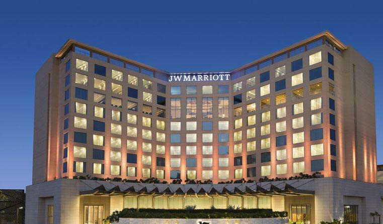 全球大裁员 特朗普裁减公司员工