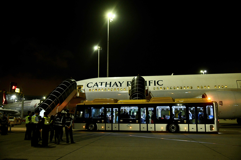 281名滯鄂港人昨接回 今日包机再接280人