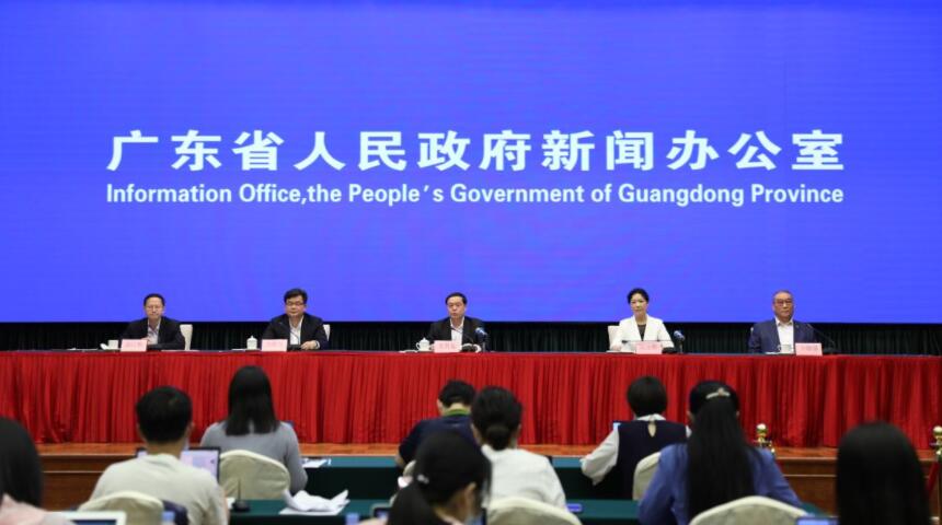 「服裝第一省」料淡至8月  萬名潮流推手在線促銷