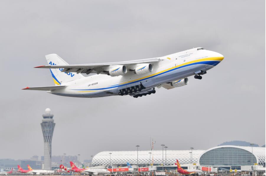 深圳機場空運近400噸物資助全球抗疫