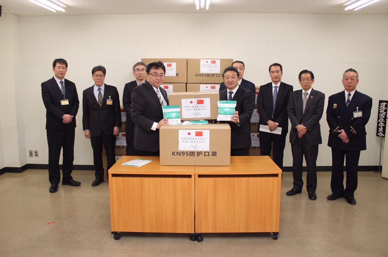255萬個口罩，2200支額溫槍！穗首批援助國際12友城防疫物資
