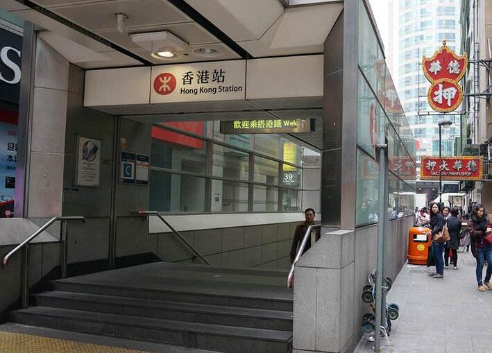 觸「封頂」機制港鐵凍結加價