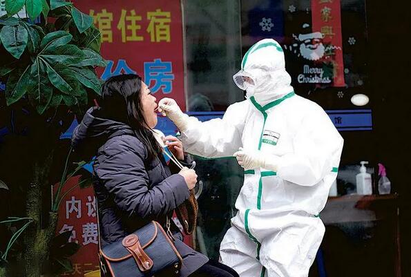 因时因势调整策略，高度重视无症状感染者
