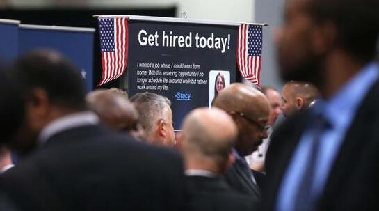 特朗普呼吁推出“大规模且大胆”的2万亿美元基建法案