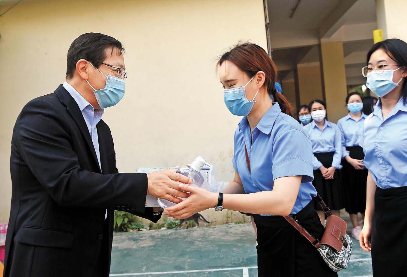 保護留學生健康安全 中國調派50萬「健康包」