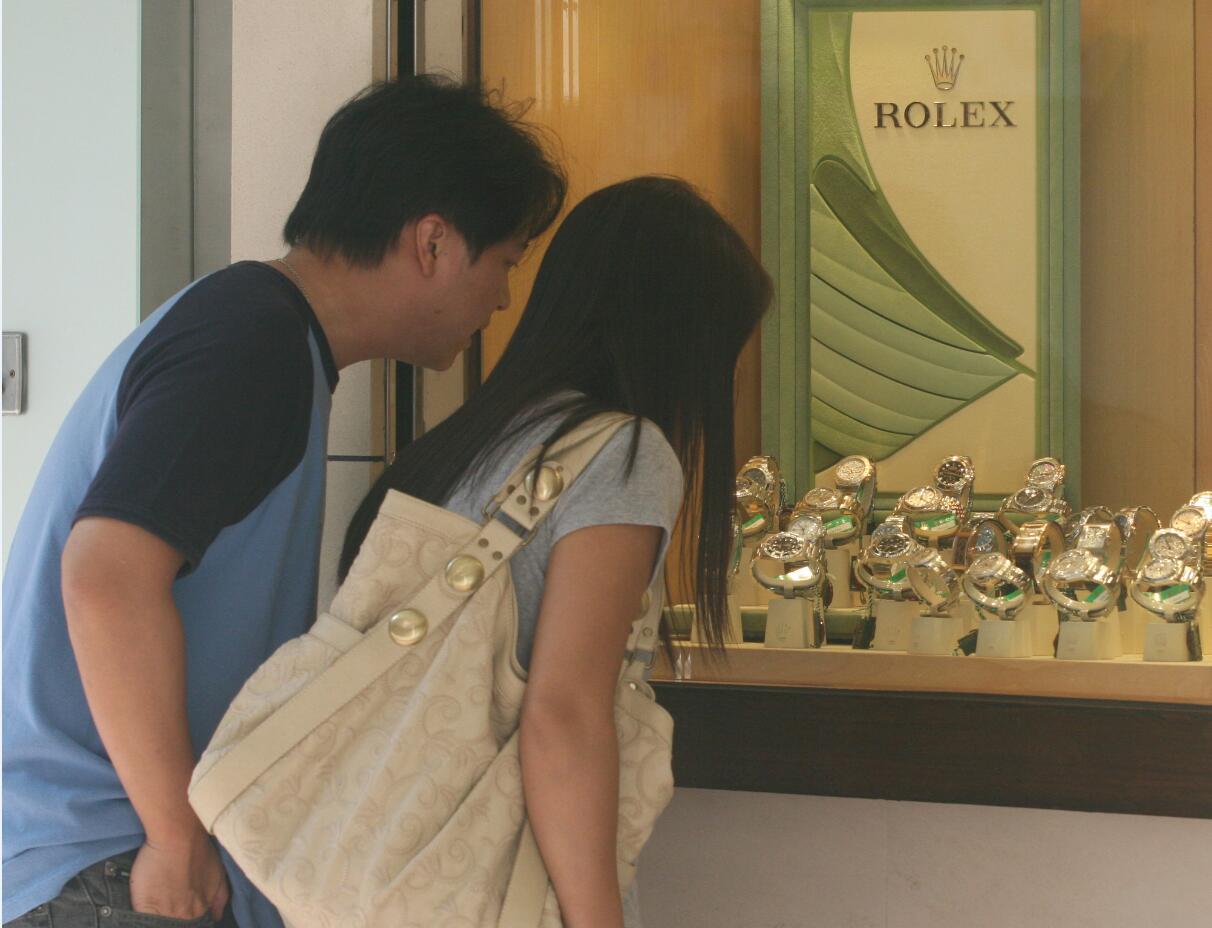 歐洲名表廠紛停產 買勞力士穩陣過炒股？