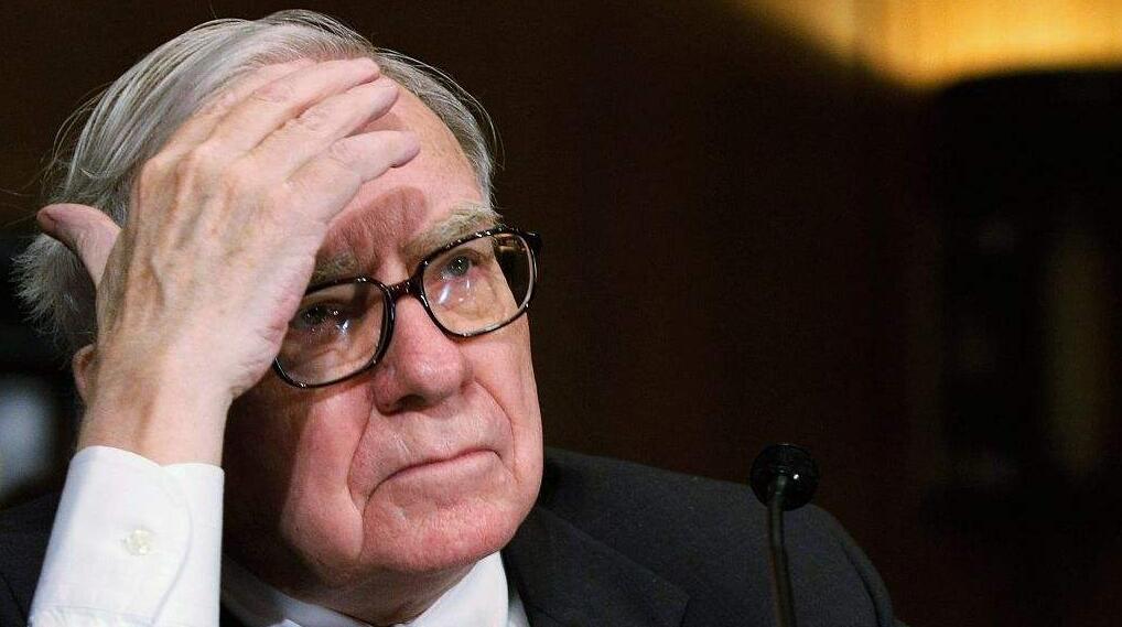 巴菲特抄底后又割肉，暗示了极为重要的判断