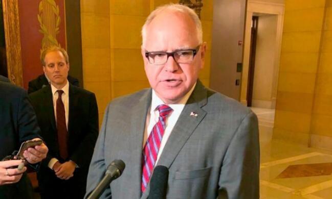 美官员谈亚裔遭歧视：遇灾难就找人背锅 美国历史规律