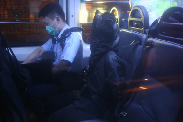 5童黨抢劫夜歸女 4人落網包括2 名學生