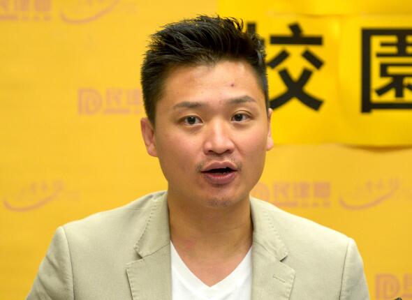 鄭泳舜批區議員揀服務對象