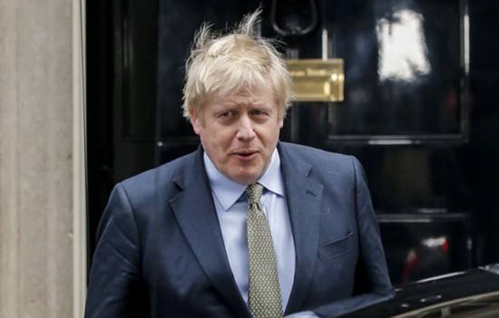 英国首相约翰逊身体状况好转：已可以起身坐着