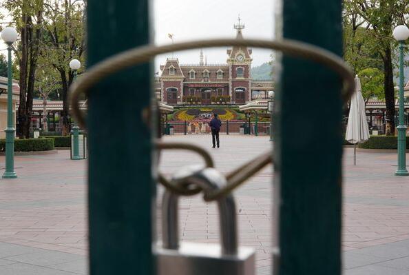 迪園全職演員每周放無薪假一天