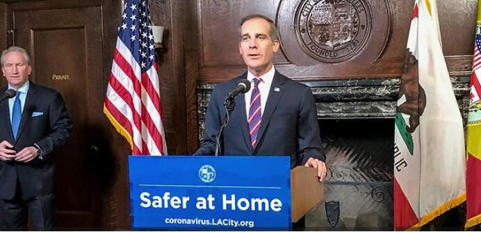 美国洛杉矶颁布强制令：外出购物、工作必须遮面