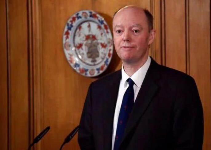 英国首席医学官承认：最初采取的抗疫策略失误了