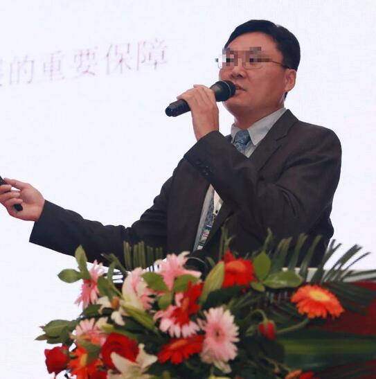 涉嫌性侵未成年女儿三年，揭开这位总裁父亲的“画皮”