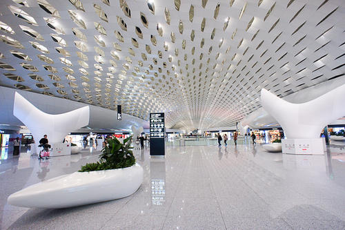 粵港澳大灣區中深圳機場首家融入國家鐵路幹線