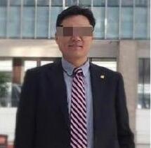 高管性侵养女事件续：鲍毓明抛出“聊天记录” 女孩：性侵是事实