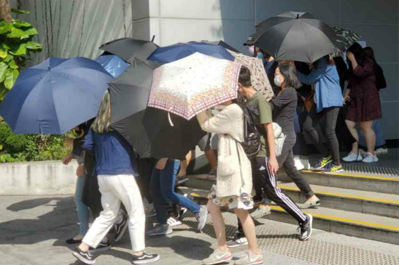 暴徒侮辱国旗后只需执行社服令，卖惨真好用