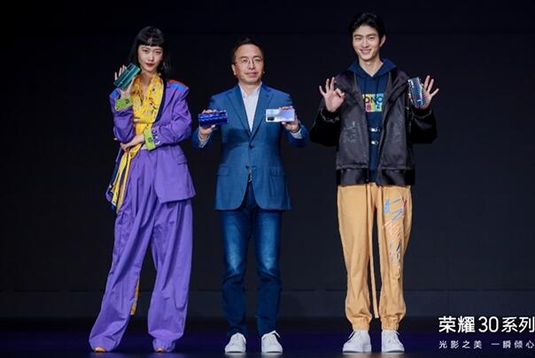 榮耀攜WWF、OPF用影像紀錄地球生靈