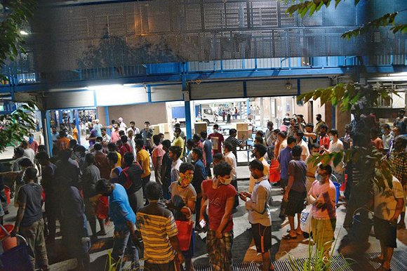 新加坡疫情二次爆发背后：被“忽视”的30万底层外劳