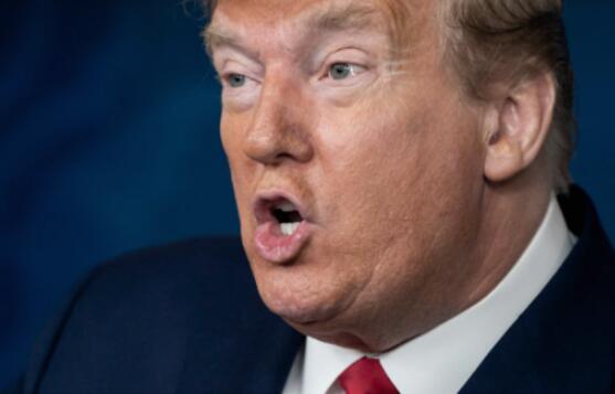 嘲讽多位州长抱怨检测物资不足，特朗普拿出了一根棉签…