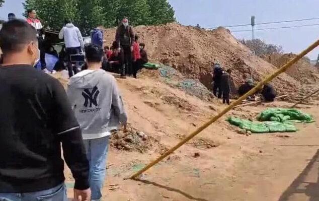 新乡市委书记首次回应男童被埋压事故：他们是祖国的花朵，我也很痛心