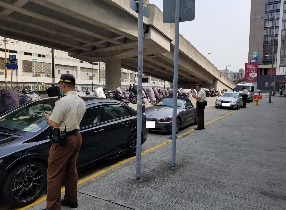 屯門警區打擊違例泊車行動