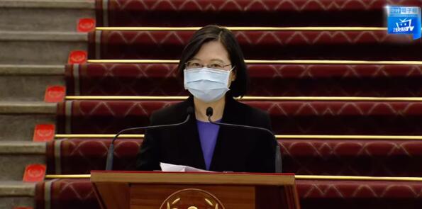 台军舰暴发群聚感染，蔡英文道歉