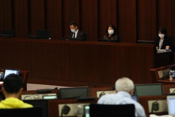 內會第16次會議仍未選主席 建制派強烈譴責郭榮鏗