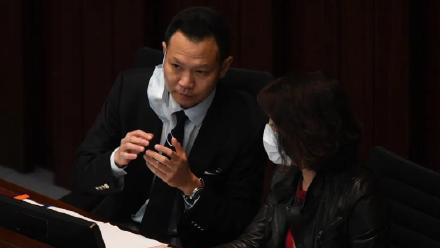 依例終止郭榮鏗主持身份
