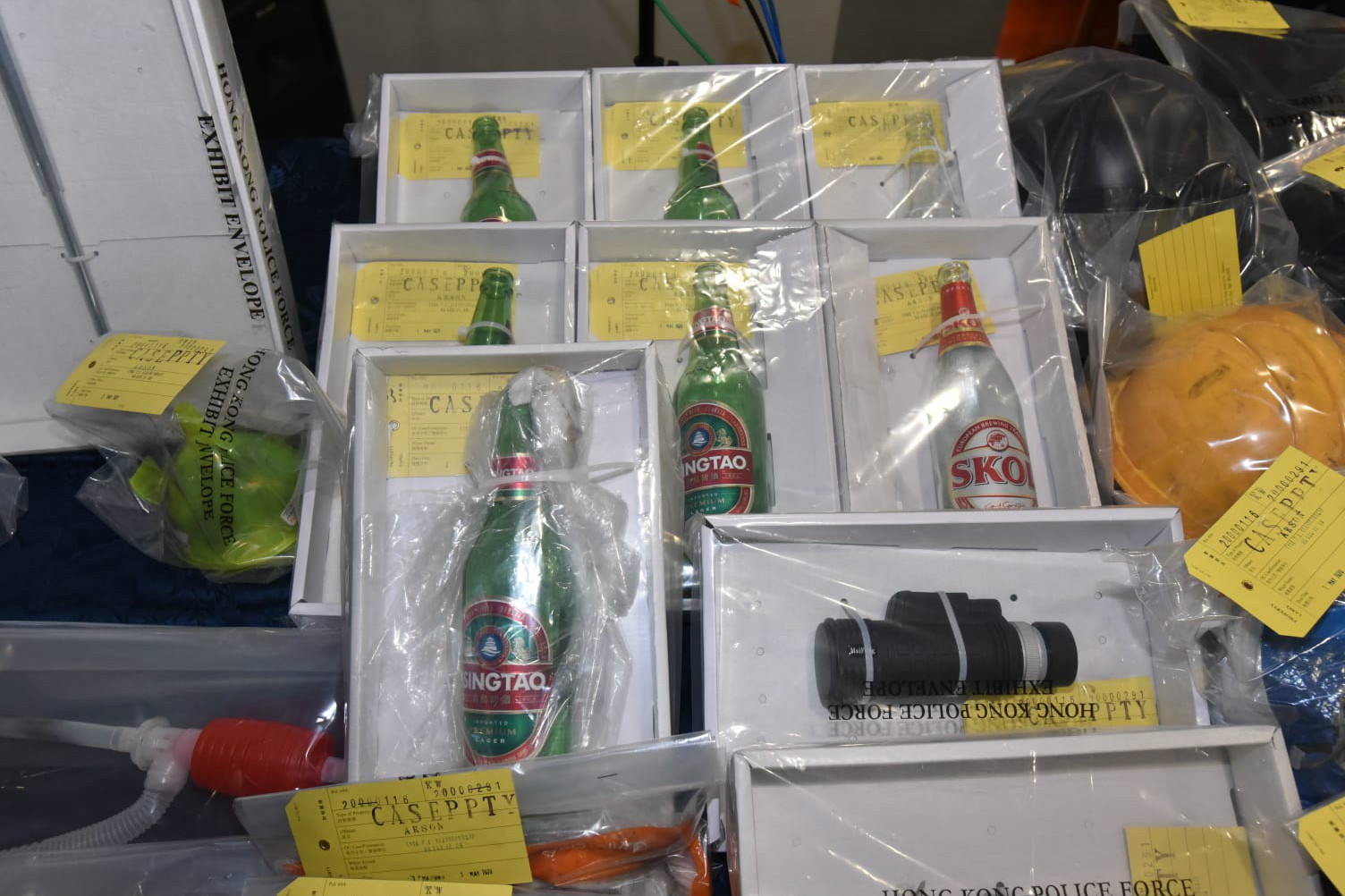 香港警方再拘捕一名女性嫌疑人 懷疑與5月1日旺角投擲汽油彈案有關