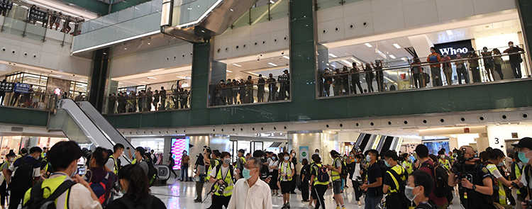 張建宗陳茂波憂黑暴破壞社會氣氛 經濟復蘇「人和」最重要