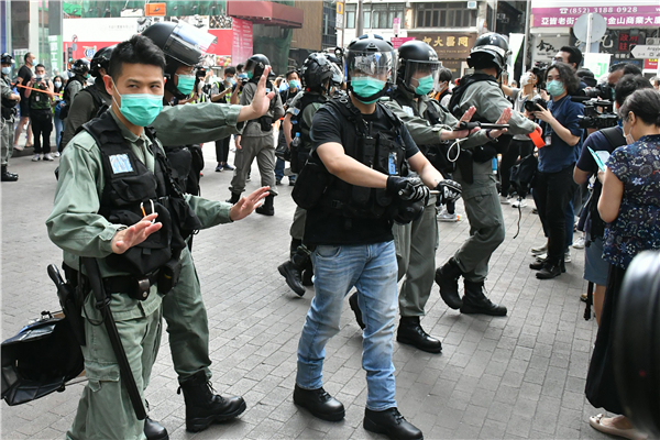 【商报时评】內憂外患夾擊 香港必須警惕