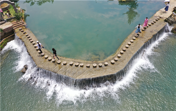 五一遊前三天收入超350億 武漢遊客超30萬人次