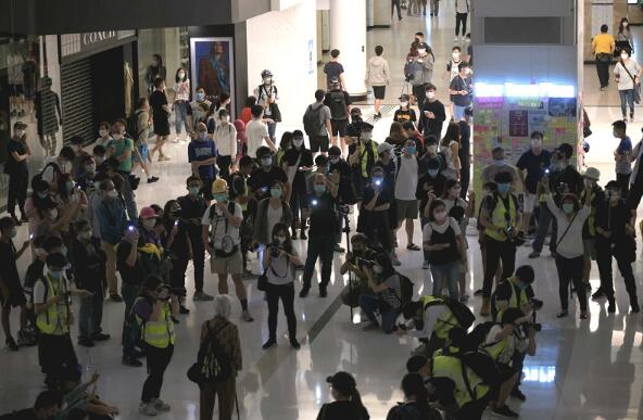 香港僑界呼籲制止「攬炒」，撥亂反正