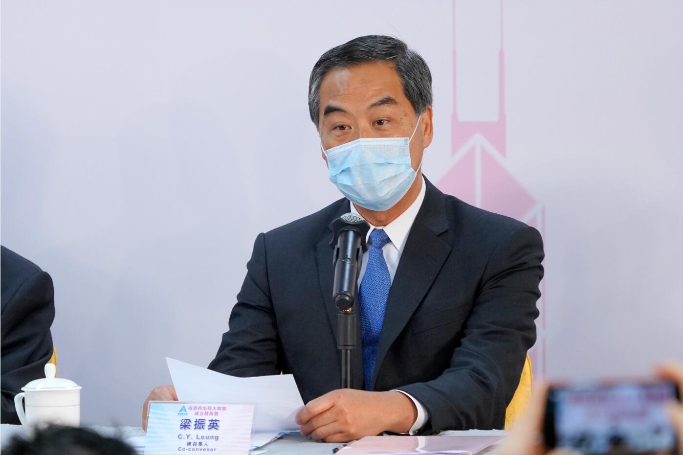 梁振英：用好雙重優勢 各行各業、各階層團結一致向前行