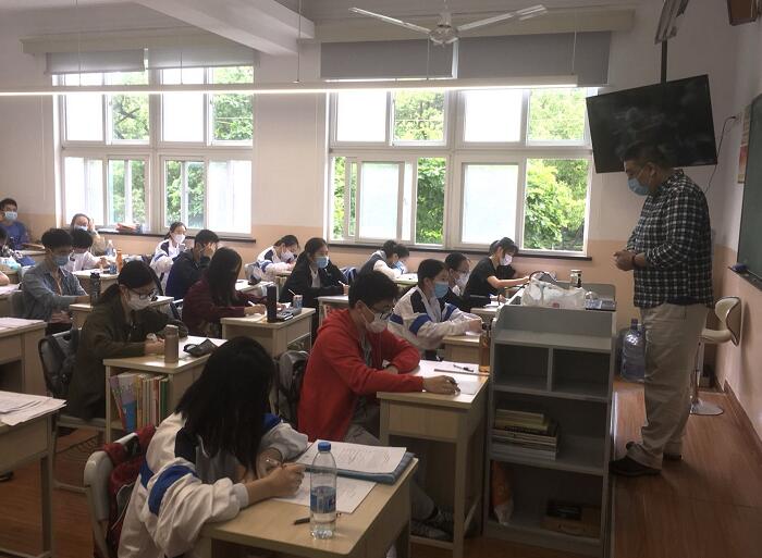 上海努力营造安全安心复学环境