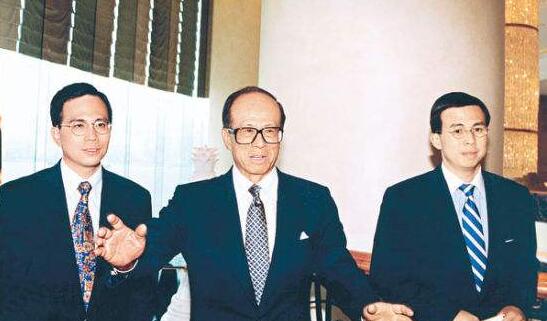 李嘉誠父子3.2億增持長實