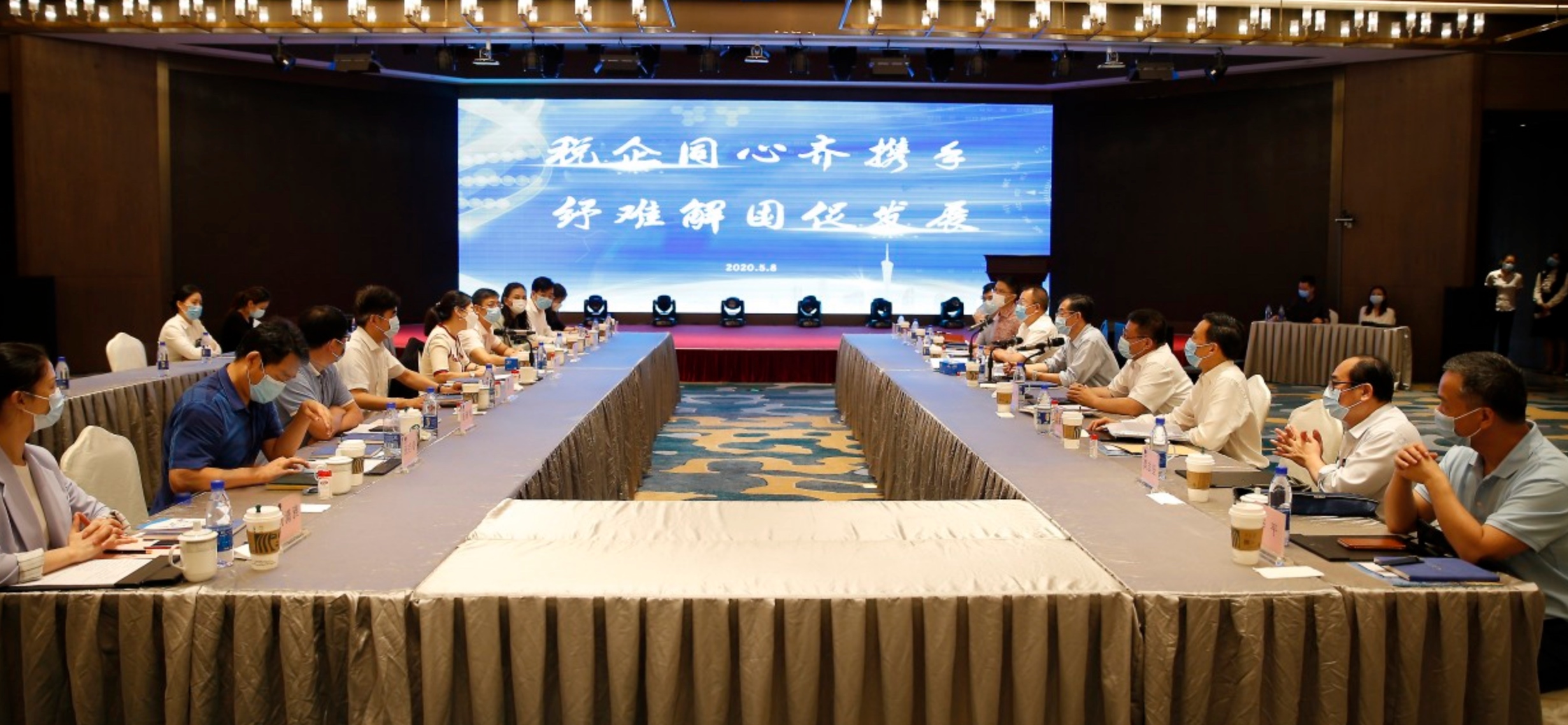 「兩會」代表委員談減稅：為實體經濟復產發展注入強大「稅力量」