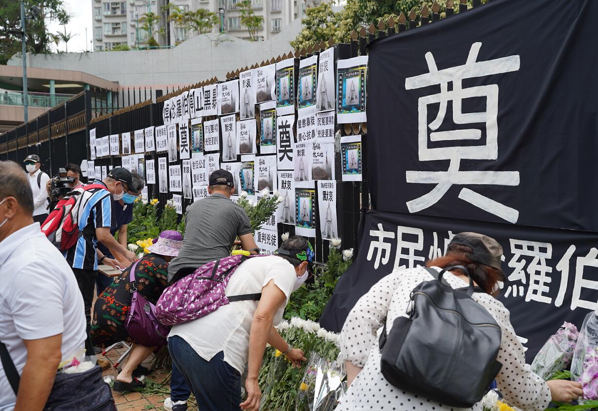 羅伯逝世半週年 藝人向佐到場拜祭
