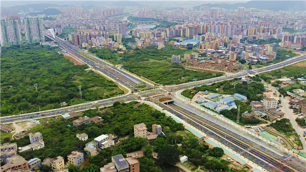 拓寬中心城區「骨架」的穗從化區一橋兩路陸續建成通車