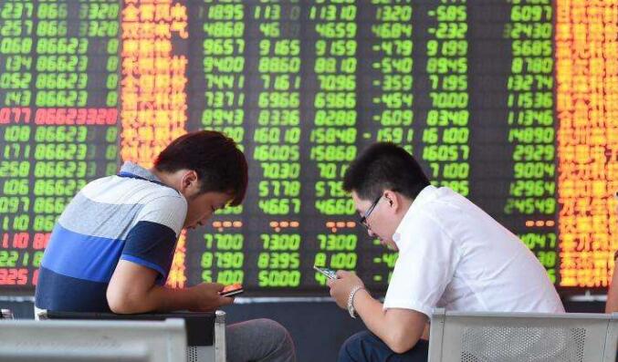 【开盘】A股三大股指集体低开沪指跌0.38% 零售板块表现活跃