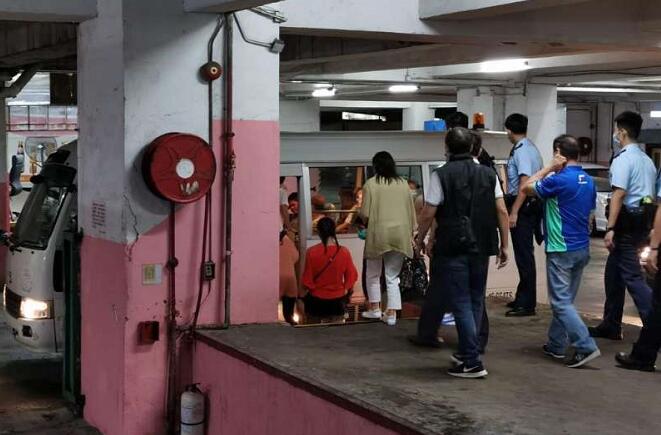 警方屯門搗破無牌酒吧拘捕42人