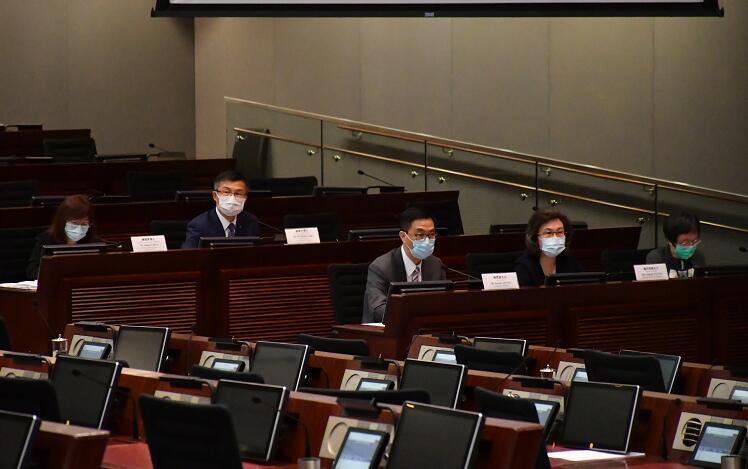教育事務委員會開會討論被取消的爭議性試題
