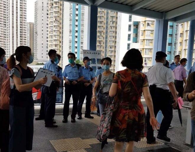 持刀威胁街站義工 3名中四学生不准保釋