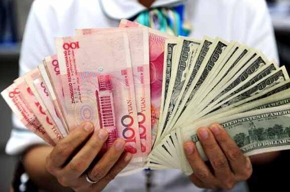 忧中美关係续恶化 离岸人民币一度大跌500点 