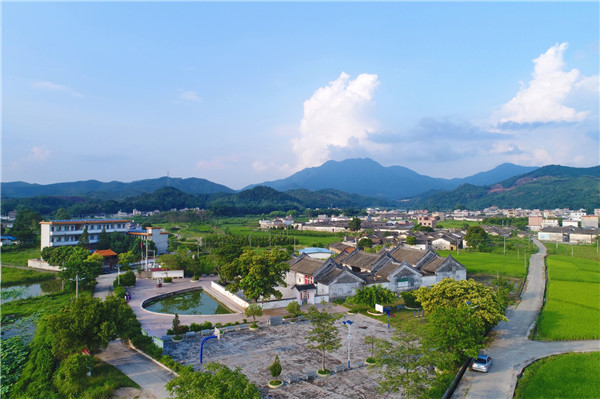 清遠：只爭朝夕打贏脫貧攻堅戰