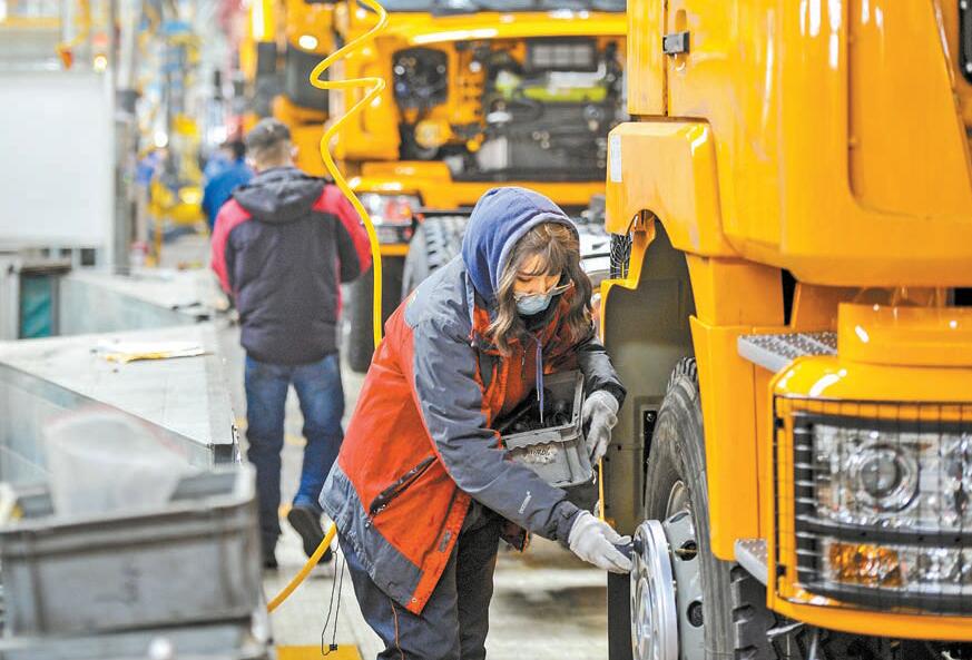 5月製造業PMI小幅回落 逾八成企業基本恢復正常生產水平